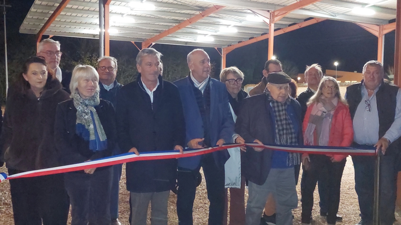 Inauguration des ombrières photovoltaïques à Cloyes-les-Trois-Rivières